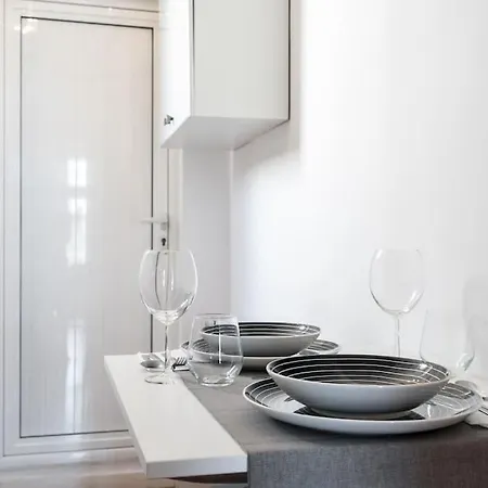 Mozzafiato By The River * בוקרשט