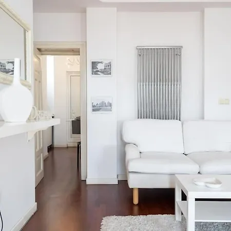 Apartment Mozzafiato By The River Bukarest