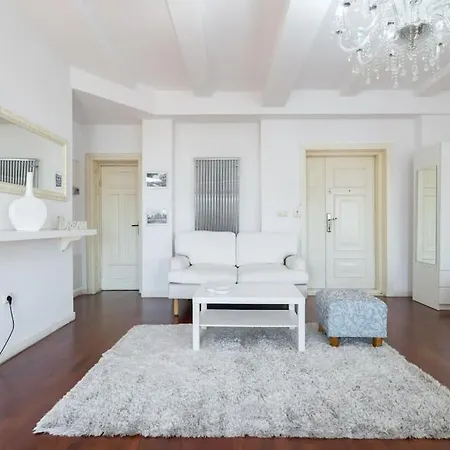 Apartment Mozzafiato By The River *