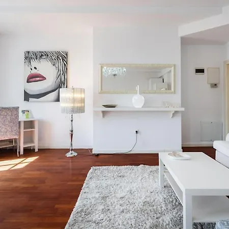 Mozzafiato By The River Bukarest