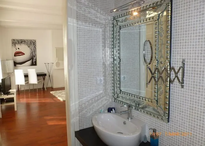 Mozzafiato By The River بوخارست