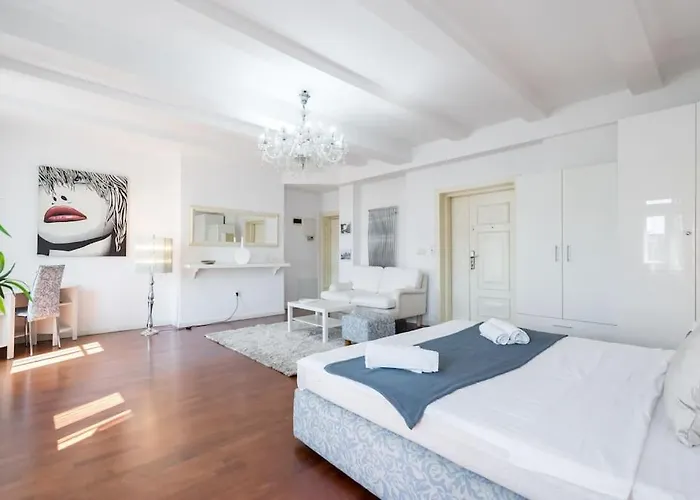 Mozzafiato By The River * Bukarest