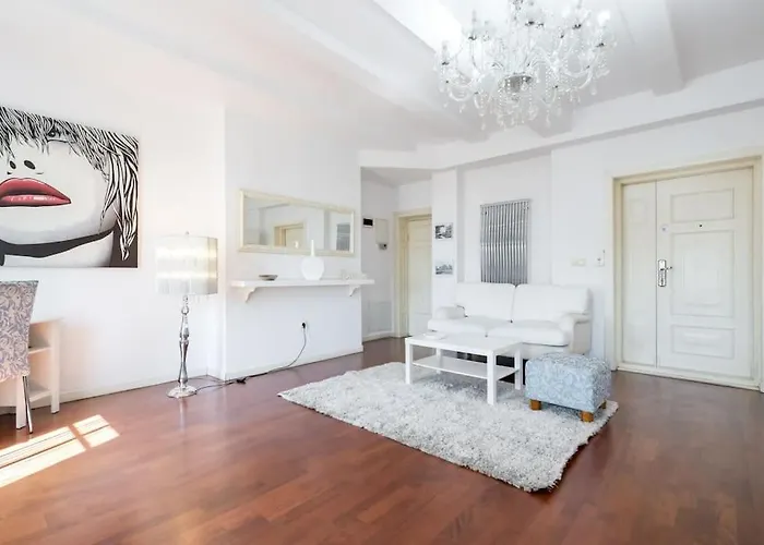 Mozzafiato By The River * בוקרשט