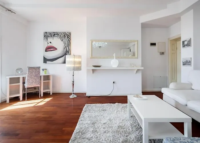 Mozzafiato By The River بوخارست