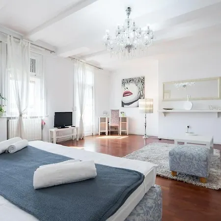 Mozzafiato By The River *