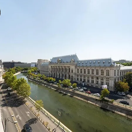 Mozzafiato By The River Bükreş