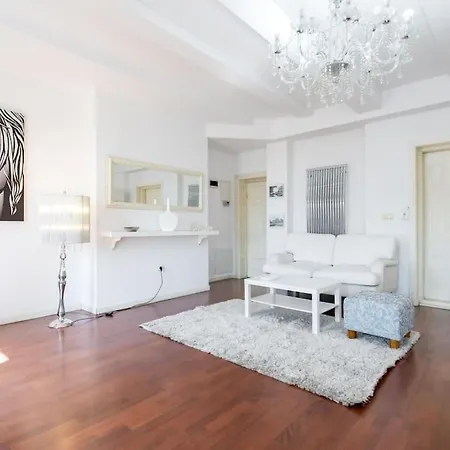 Mozzafiato By The River * Bükreş